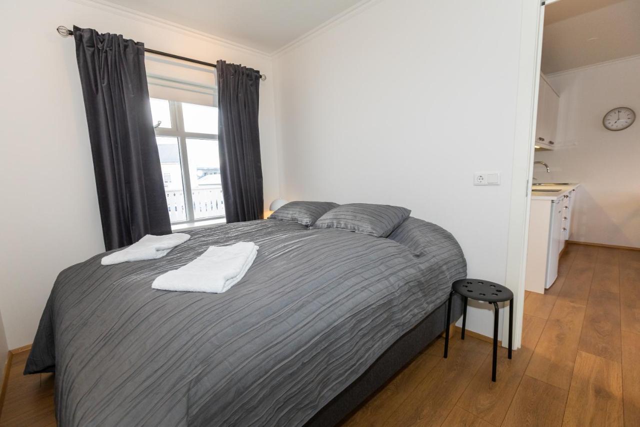 Central Apartment With Two Bedrooms And Balcony- Strandgata 9 Ακουρέιρι Εξωτερικό φωτογραφία