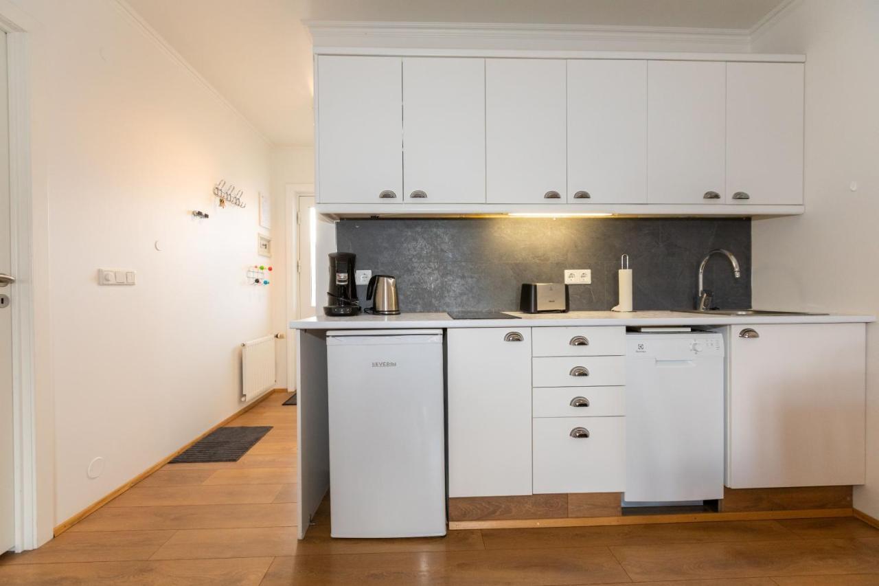 Central Apartment With Two Bedrooms And Balcony- Strandgata 9 Ακουρέιρι Εξωτερικό φωτογραφία